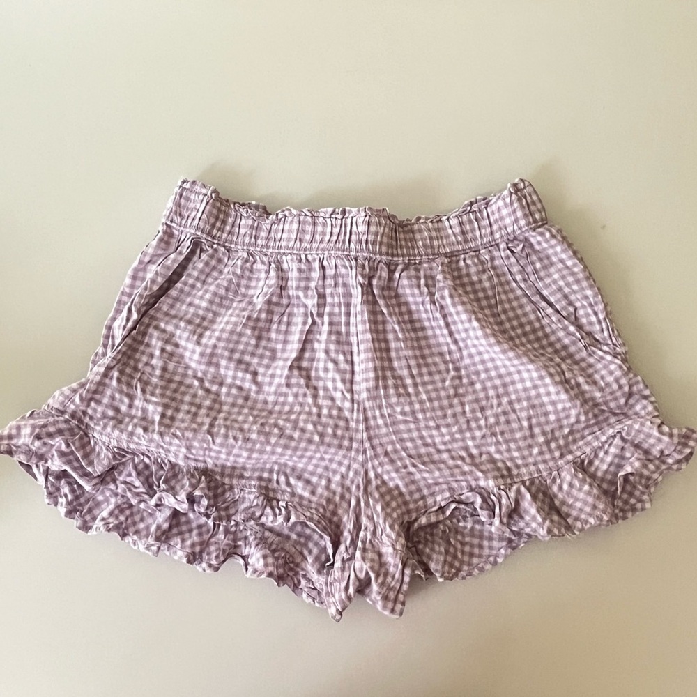 Hollister Purple and white gingham shorts


#purple #vintage #classy